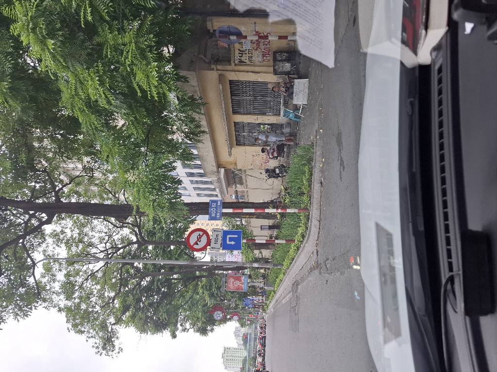 Bán nhà Nguyễn Chí Thanh - diện tích 47m2 2 tầng - Ô tô lùi cửa - giá 16,8 tỷ