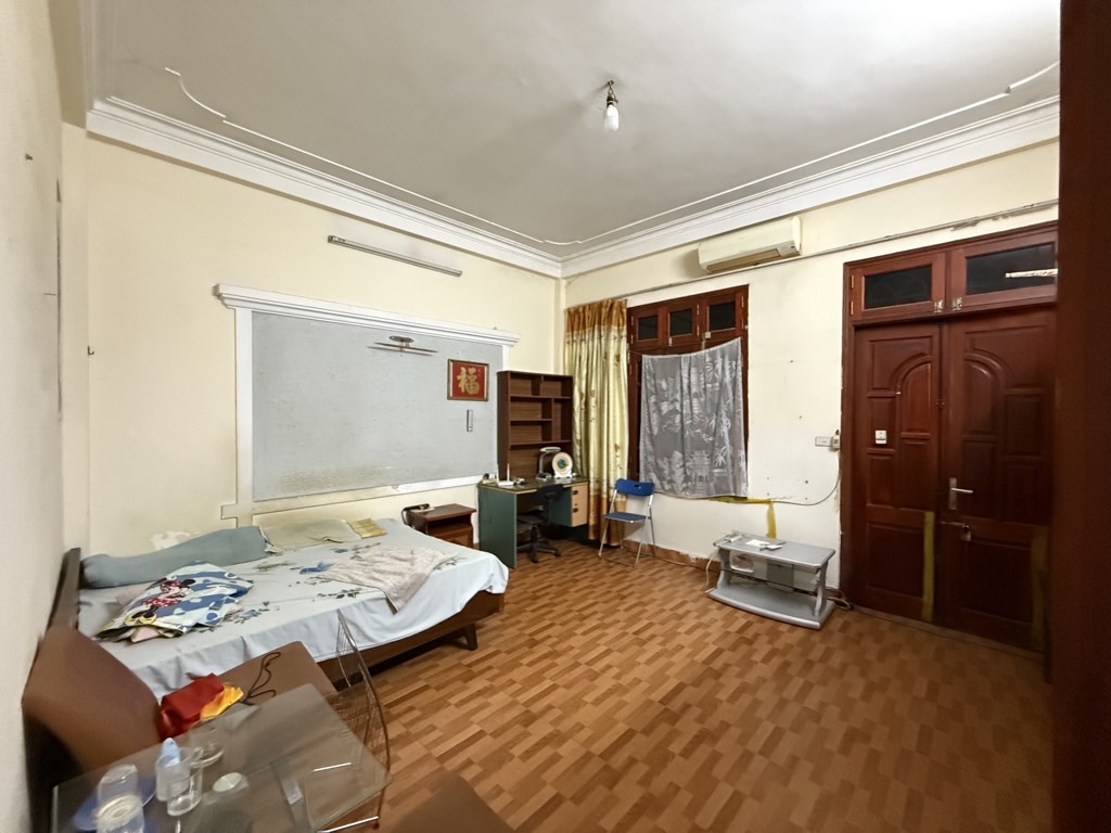 Bán nhà Chùa Láng - diện tích 49.2m2 4 tầng - Ô TÔ 7 CHỖ VÀO NHÀ - giá 14 tỷ