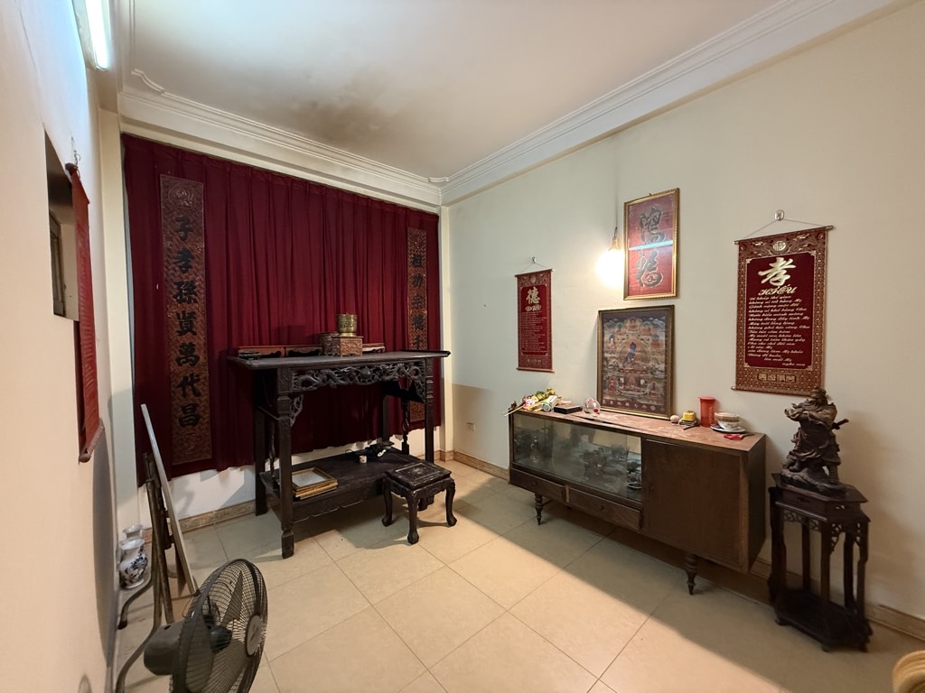 Bán nhà Chùa Láng - diện tích 49.2m2 4 tầng - Ô TÔ 7 CHỖ VÀO NHÀ - giá 14 tỷ