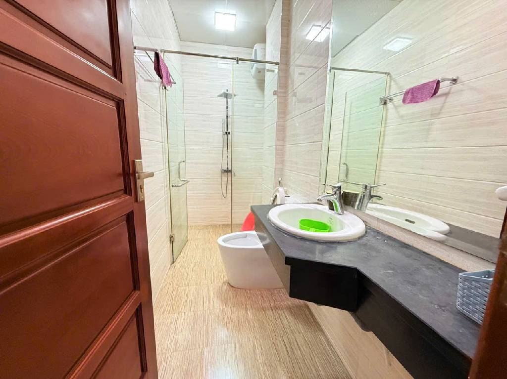 Bán nhà Vũ Trọng Phụng - diện tích 70m2 5 tầng - Lô góc, ô tô vào nhà - giá 23,5 tỷ