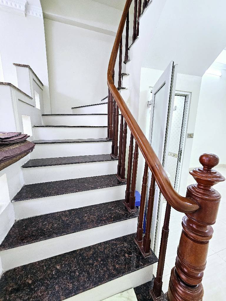 Bán nhà Ngũ Nhạc - diện tích 42m2 5 tầng - Mặt phố kinh doanh sầm uất - giá 13,8 tỷ