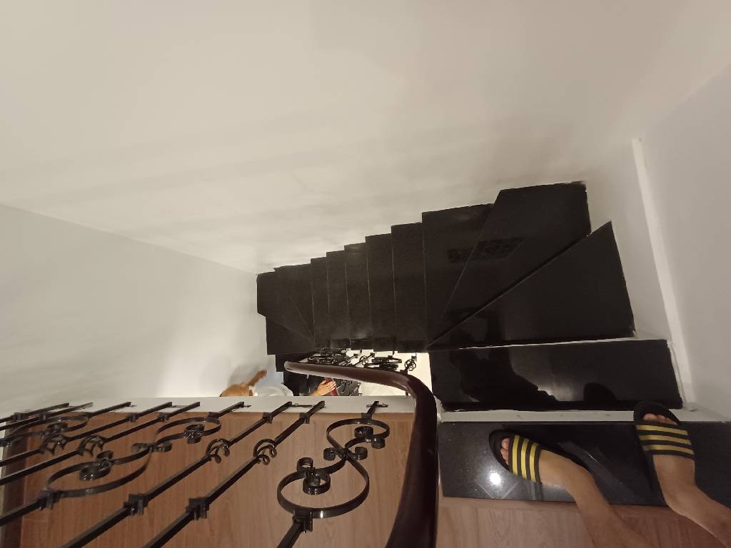 Bán nhà Cát Linh - diện tích 21m2 3 tầng - Nhà mới đẹp, ngõ đẹp - giá 5,8 tỷ