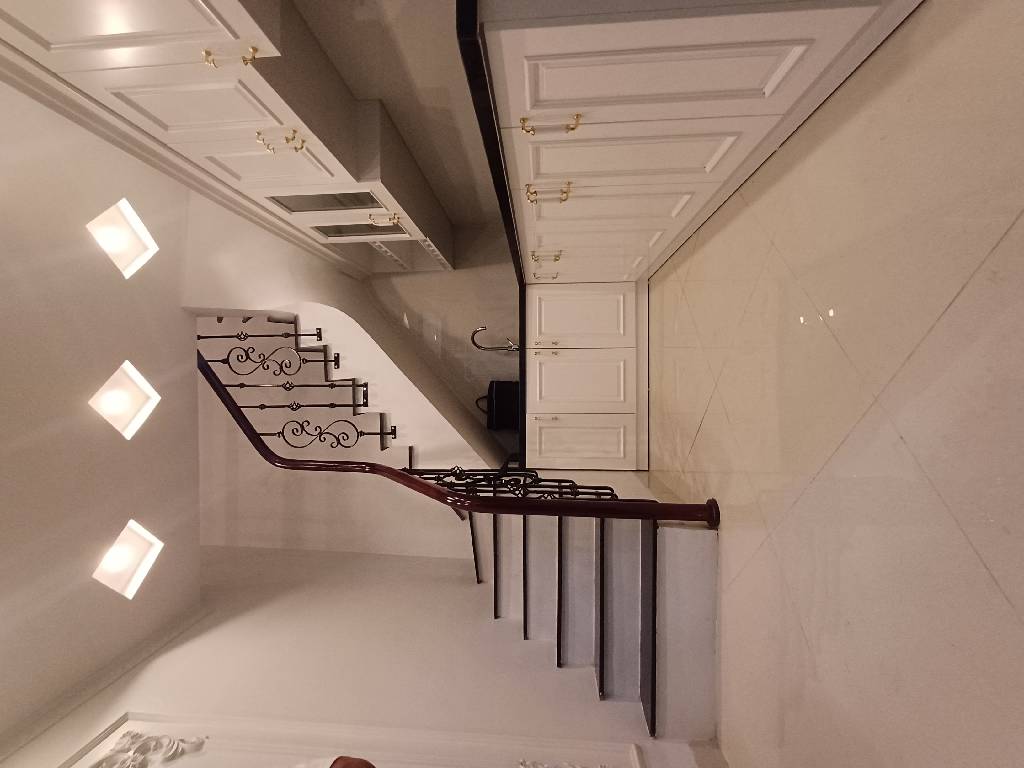 Bán nhà Cát Linh - diện tích 21m2 3 tầng - Nhà mới đẹp, ngõ đẹp - giá 5,8 tỷ