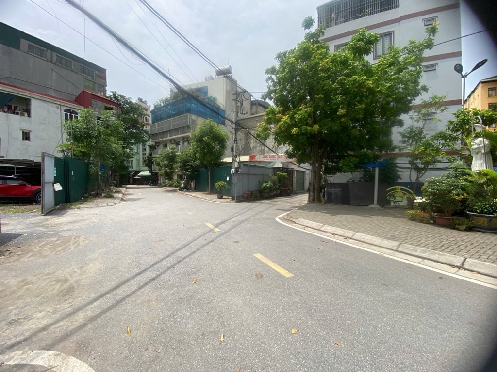 Bán nhà Bùi Huy Bích - diện tích 54m2 1 tầng - Ô TÔ NGỦ TRONG NHÀ - giá 12,6 tỷ