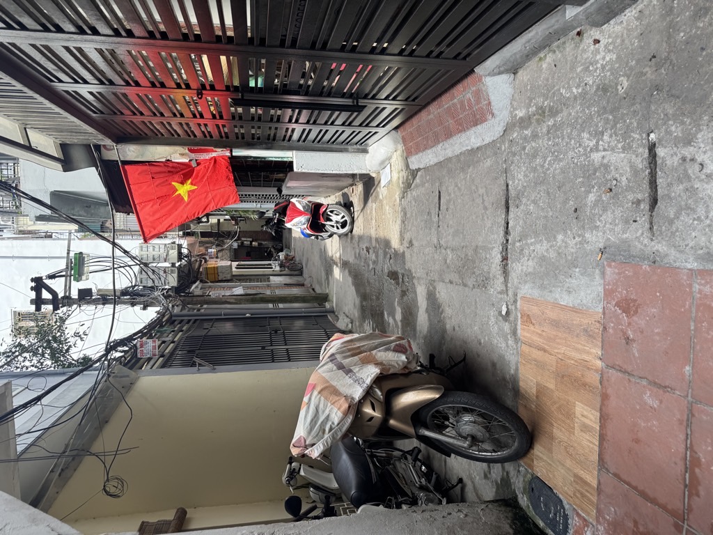 Bán nhà Nguyễn Cao - diện tích 42.7m2 3 tầng - Ô tô cách nhà 10 mét - giá 13,2 tỷ