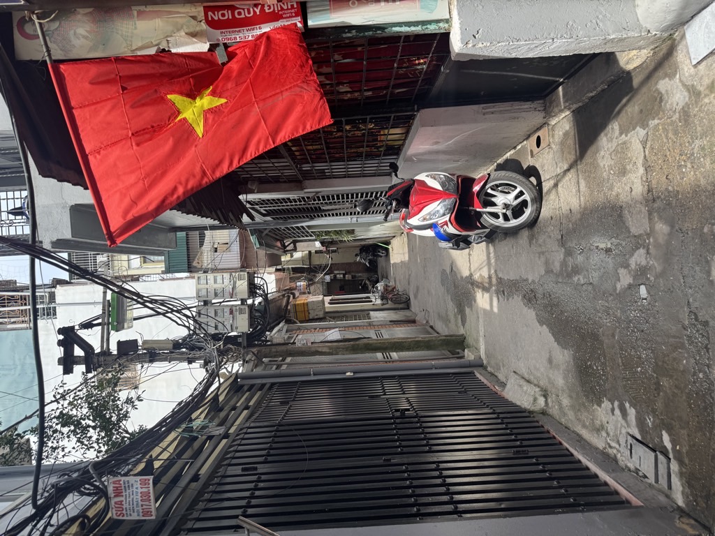 Bán nhà Nguyễn Cao - diện tích 42.7m2 3 tầng - Ô tô cách nhà 10 mét - giá 13,2 tỷ