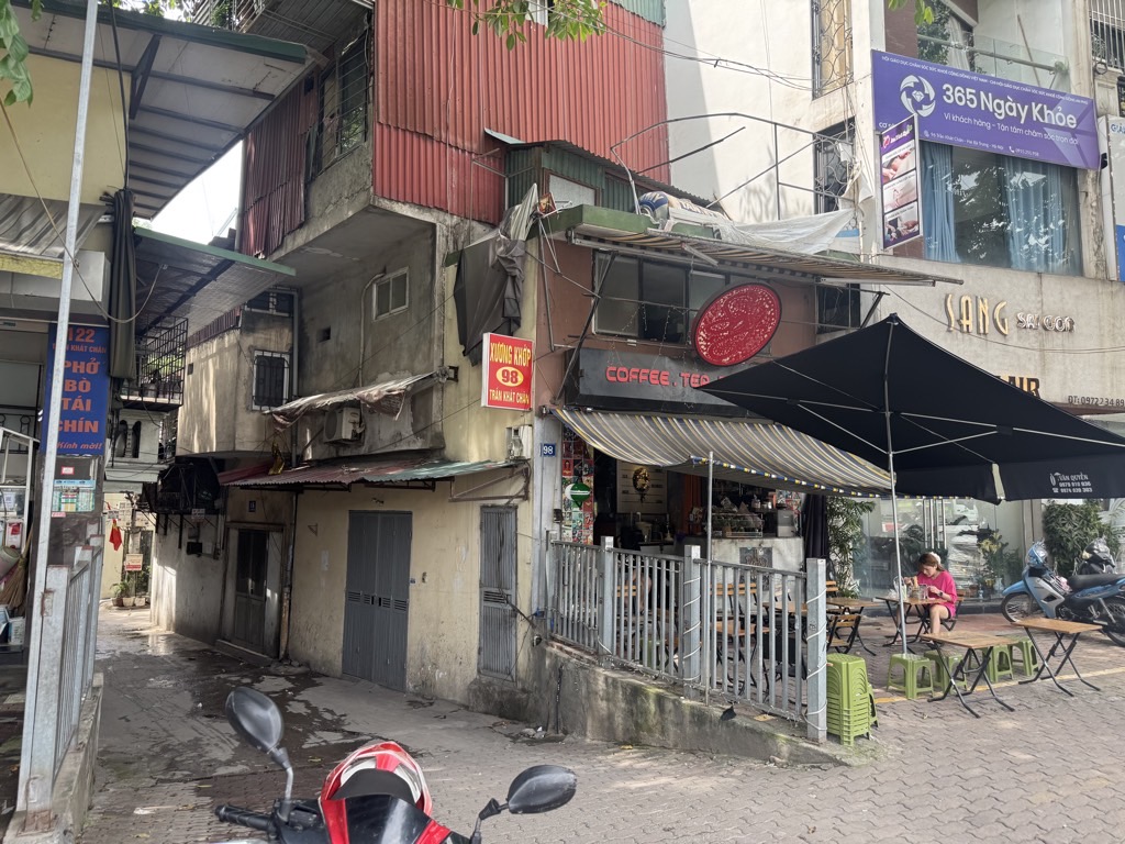 Bán nhà Nguyễn Cao - diện tích 42.7m2 3 tầng - Ô tô cách nhà 10 mét - giá 13,2 tỷ