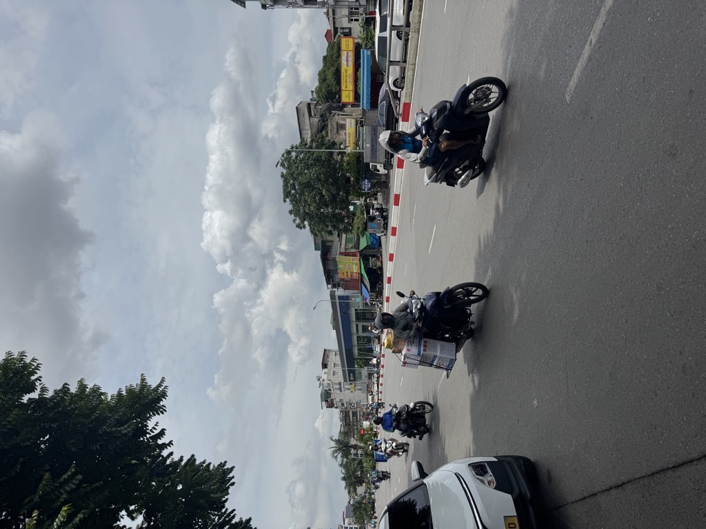 Bán nhà Nguyễn Cao - diện tích 42.7m2 3 tầng - Ô tô cách nhà 10 mét - giá 13,2 tỷ