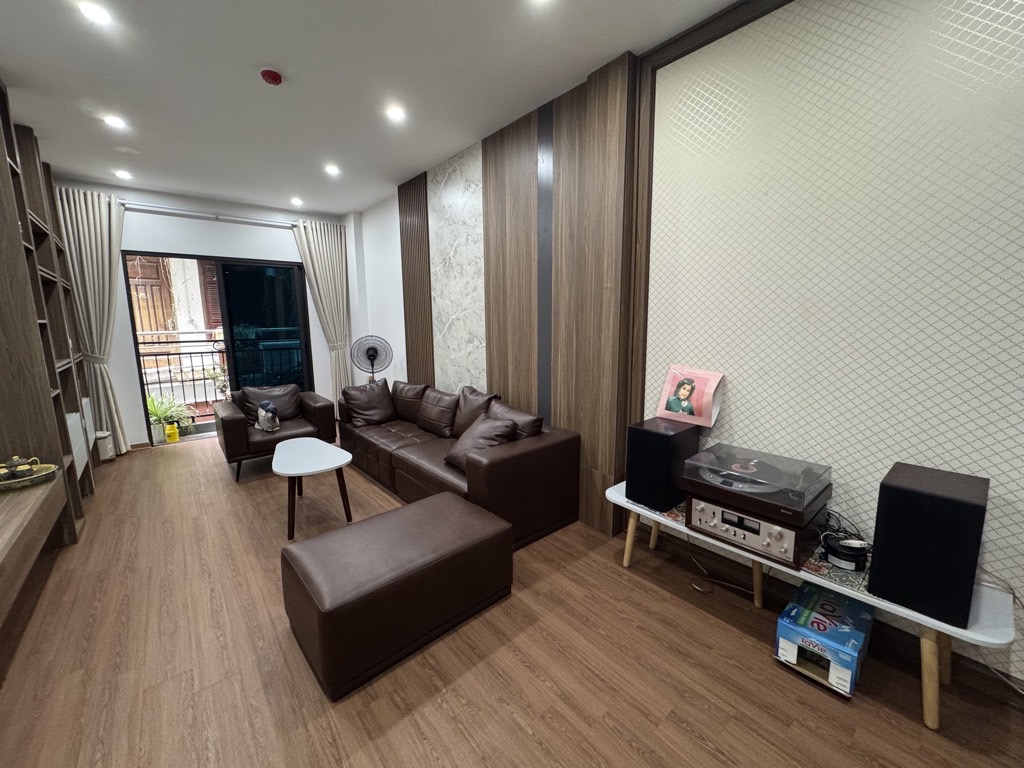 Bán nhà Yên Lãng - Hoàng Cầu - Thái Hà, 53m2 x 6 tầngm MT3.5, ĐN, 20 bước chân ra mặt phố