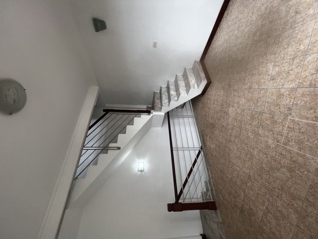 Bán nhà Đại La - diện tích 20m2 4 tầng - Nhà Kinh Doanh - giá 7,8 tỷ