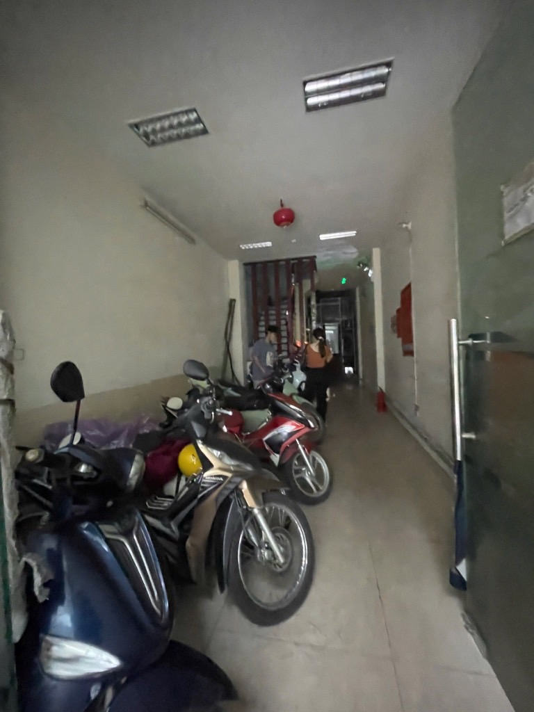 Bán nhà Hoàng Văn Thái - diện tích 68.8m2 6 tầng - Ô TÔ TRÁNH NHAU - giá 17,9 tỷ