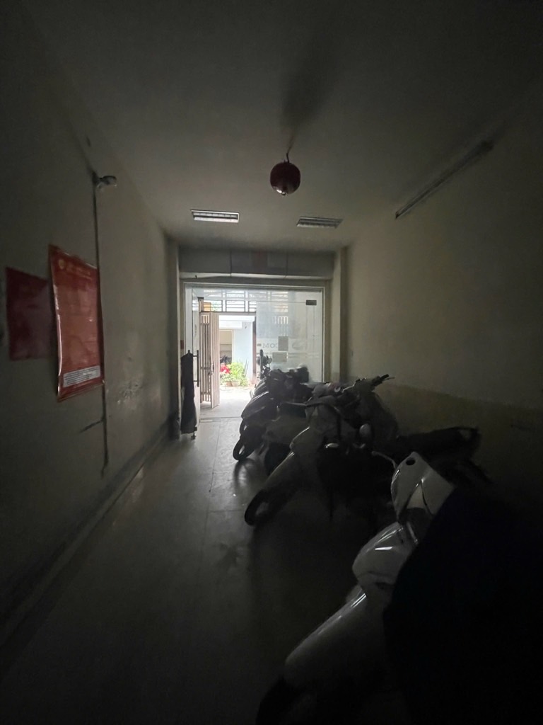 Bán nhà Hoàng Văn Thái - diện tích 68.8m2 6 tầng - Ô TÔ TRÁNH NHAU - giá 17,9 tỷ