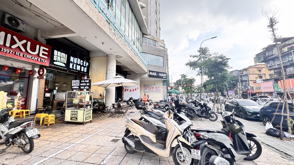 Bán nhà Phạm ngọc Thạch - diện tích 25m2 1 tầng - Mặt phố VIP Đống Đa - giá 10 tỷ