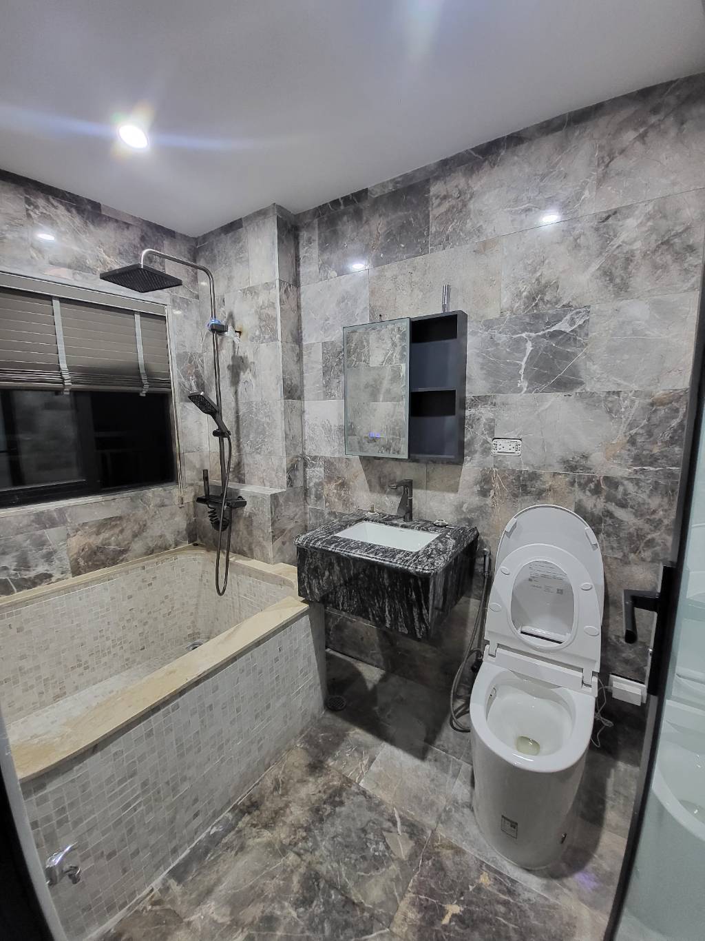 Bán nhà Hồng Mai - diện tích 34,9m2 6 tầng - Ô TÔ TRÁNH - giá 16,8 tỷ