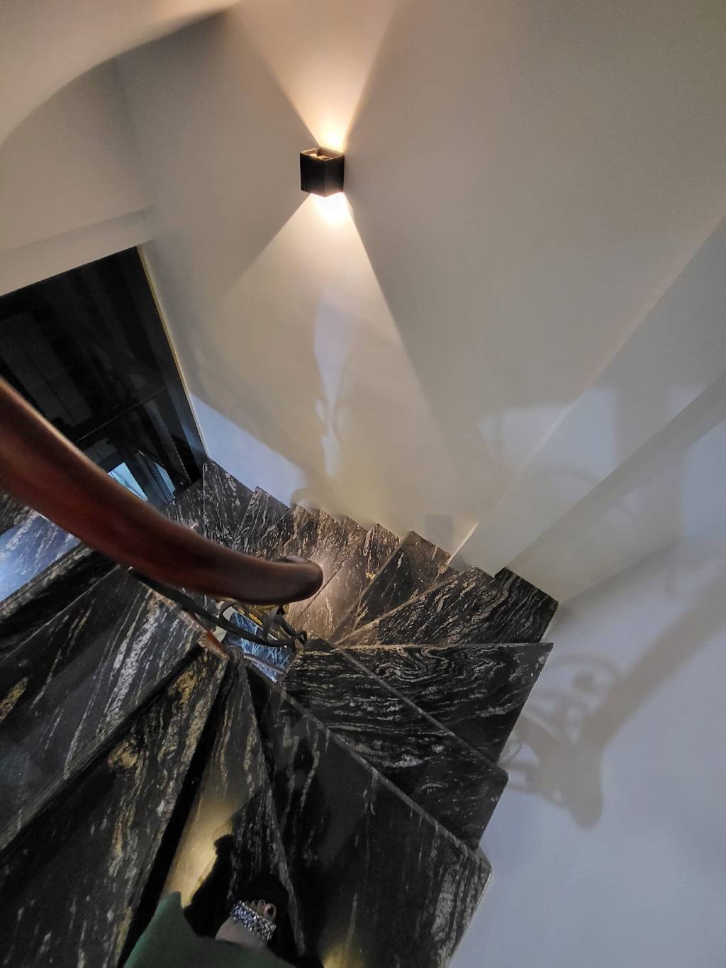 Bán nhà Hồng Mai - diện tích 34,9m2 6 tầng - Ô TÔ TRÁNH - giá 16,8 tỷ