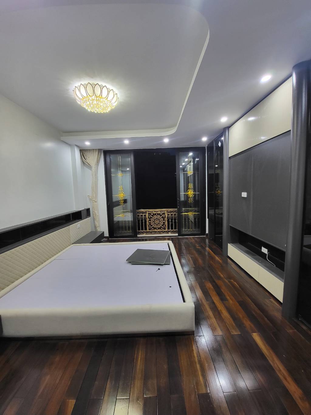 Bán nhà Hồng Mai - diện tích 34,9m2 6 tầng - Ô TÔ TRÁNH - giá 16,8 tỷ