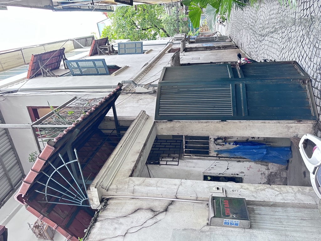 Bán nhà Lê Văn Hưu - diện tích 76.2m2 2 tầng - Lô góc, kinh doanh sầm uất - giá 16 tỷ