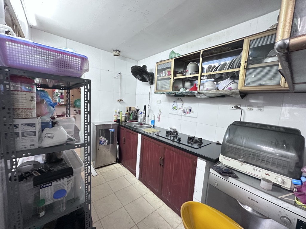 Bán nhà Lê Văn Hưu - diện tích 76.2m2 2 tầng - Lô góc, kinh doanh sầm uất - giá 16 tỷ