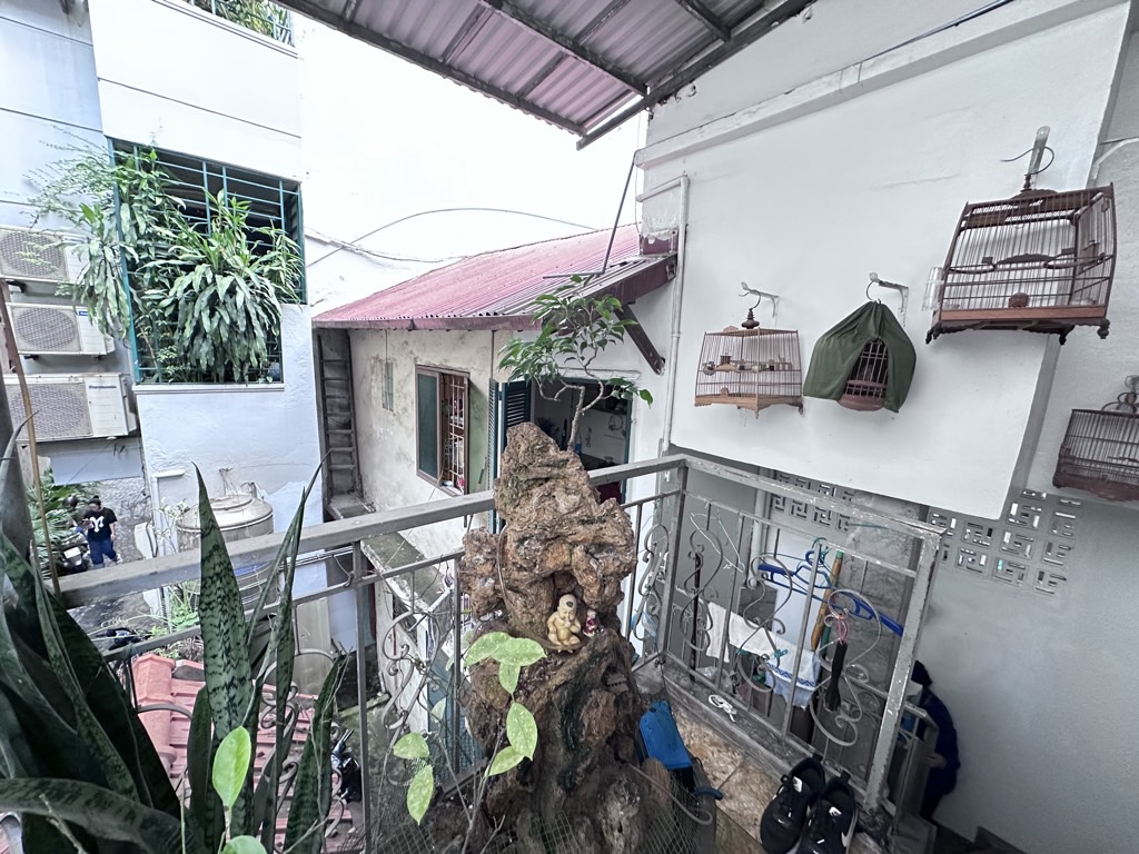 Bán nhà Lê Văn Hưu - diện tích 76.2m2 2 tầng - Lô góc, kinh doanh sầm uất - giá 16 tỷ