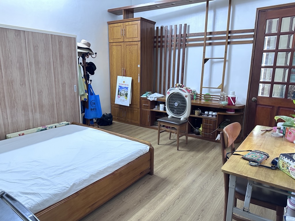 Bán nhà Lê Văn Hưu - diện tích 76.2m2 2 tầng - Lô góc, kinh doanh sầm uất - giá 16 tỷ