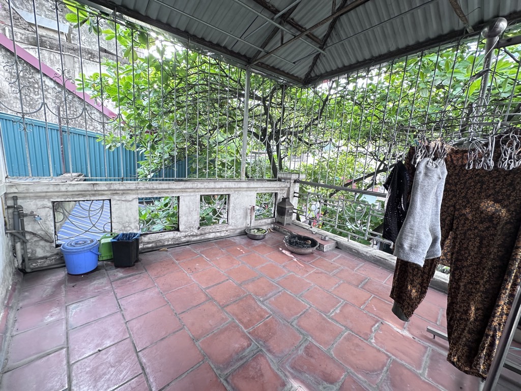 Bán nhà Lê Văn Hưu - diện tích 76.2m2 2 tầng - Lô góc, kinh doanh sầm uất - giá 16 tỷ