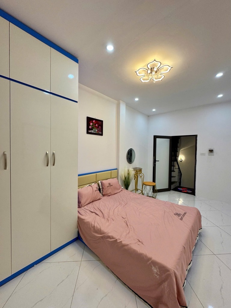 Nhỉnh 5 tỷ có nhà Bạch Mai - Phố Huế  - 24m2 5 tầng - 2 mặt thoáng