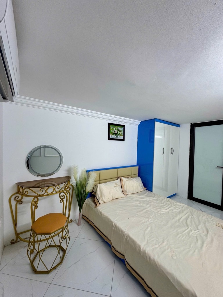 Nhỉnh 5 tỷ có nhà Bạch Mai - Phố Huế  - 24m2 5 tầng - 2 mặt thoáng