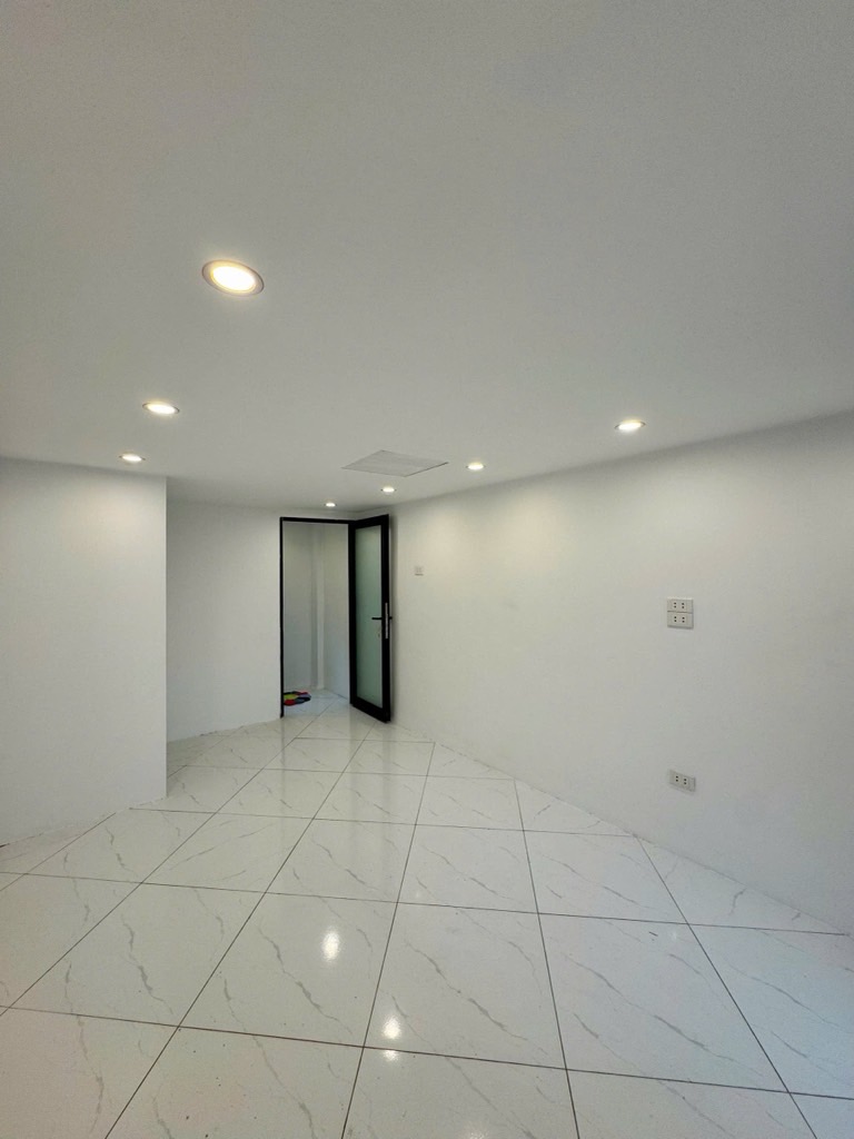 Nhỉnh 5 tỷ có nhà Bạch Mai - Phố Huế  - 24m2 5 tầng - 2 mặt thoáng