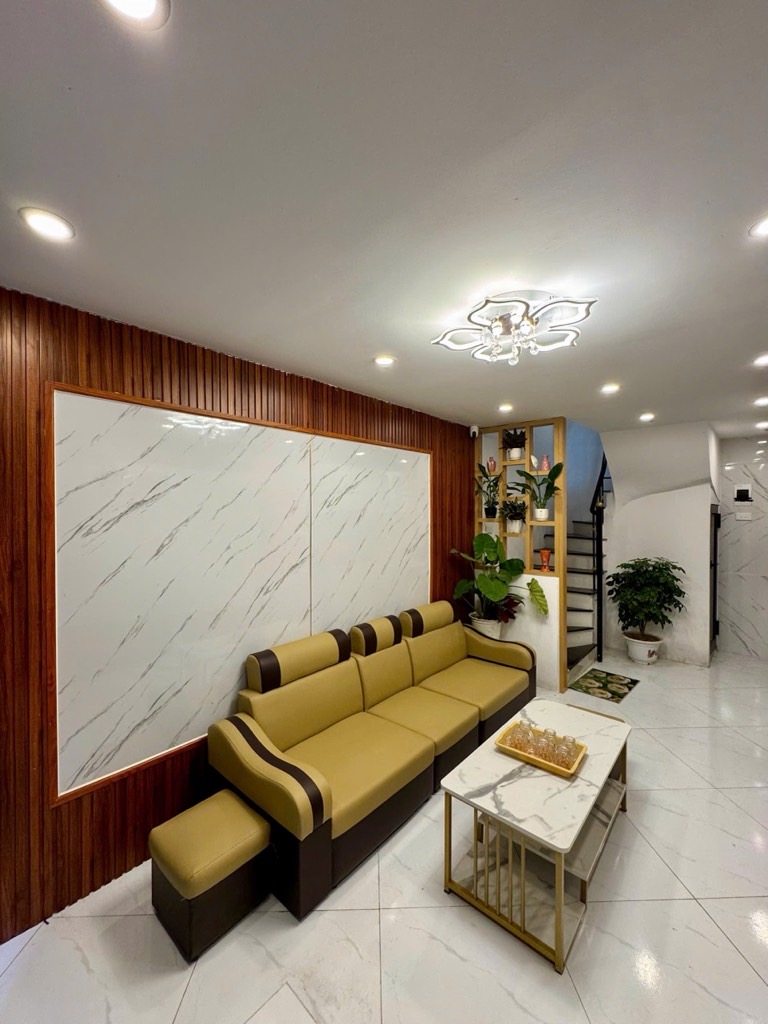 Nhỉnh 5 tỷ có nhà Bạch Mai - Phố Huế  - 24m2 5 tầng - 2 mặt thoáng