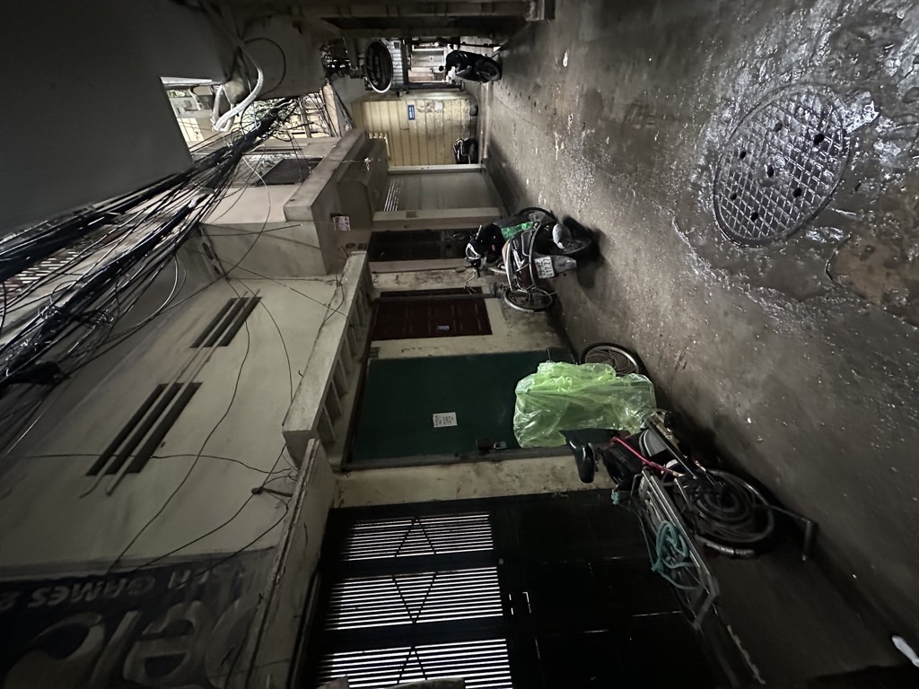 Bán nhà Đồng Nhân - diện tích 48m2 3 tầng - Ngõ thông, mặt tiền rộng - giá 12,5 tỷ