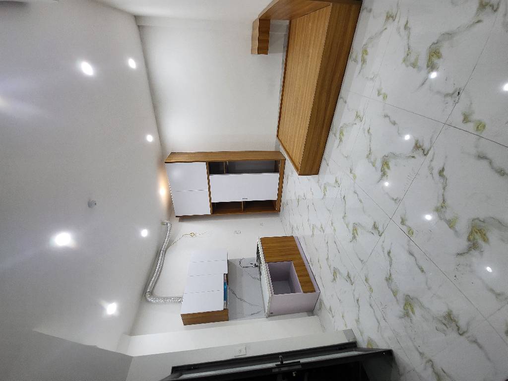 Bán nhà Trương Định - diện tích 53,3m2 5 tầng - Ô TÔ ĐỖ GẦN - giá 13,5 tỷ