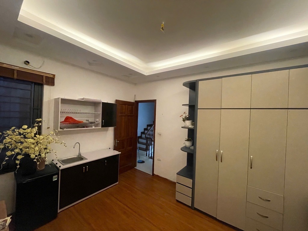 Bán nhà Trương Định - diện tích 38.2m2 7 tầng - 10 phòng cho thuê - giá 9,6 tỷ