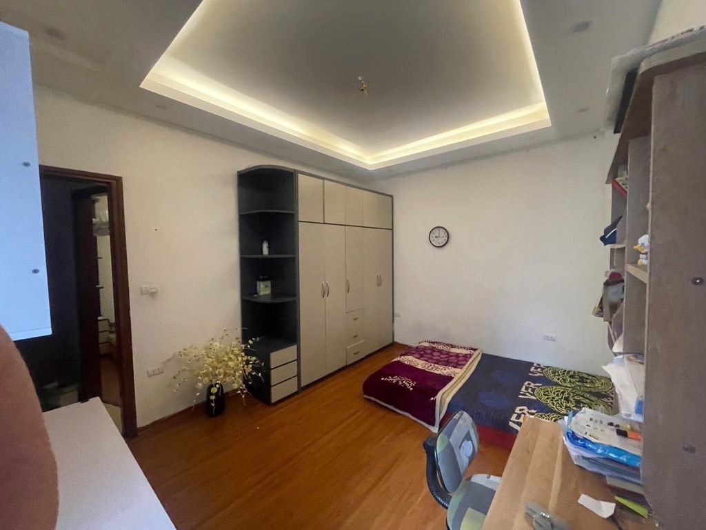 Bán nhà Trương Định - diện tích 38.2m2 7 tầng - 10 phòng cho thuê - giá 9,6 tỷ