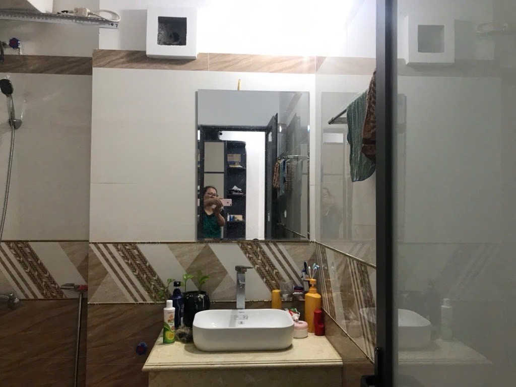 Bán nhà Trương Định - diện tích 38.2m2 7 tầng - 10 phòng cho thuê - giá 9,6 tỷ