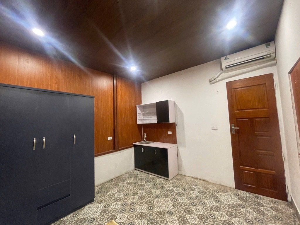 Bán nhà Trương Định - diện tích 38.2m2 7 tầng - 10 phòng cho thuê - giá 9,6 tỷ