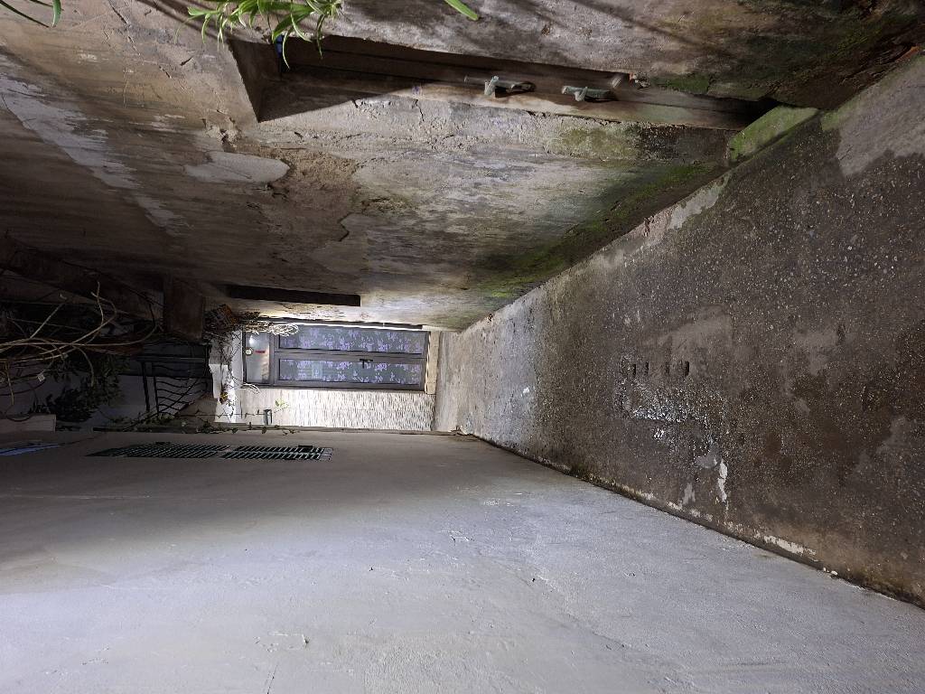 Bán nhà Ngõ Văn Hương - diện tích 45.2m2 1 tầng - Mảnh đất đẹp mặt tiền rộng - giá 7,3 tỷ