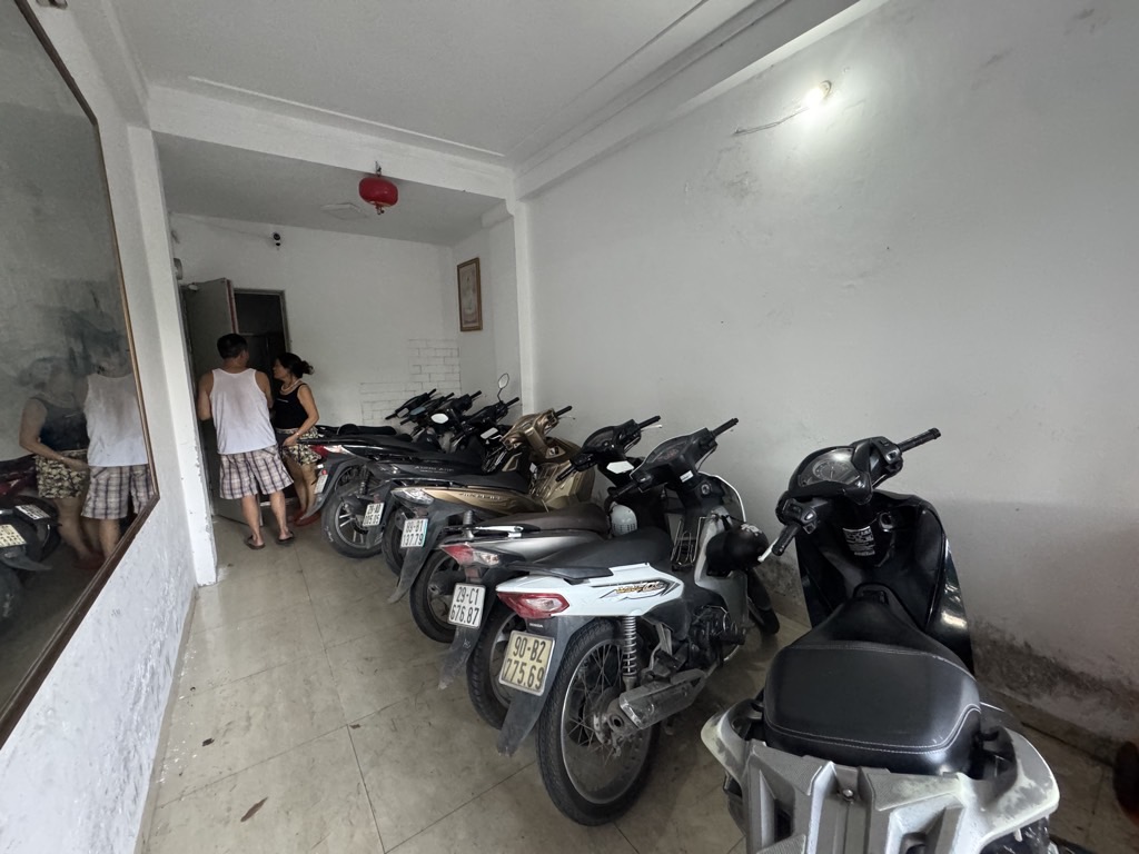 Bán nhà Vũ Tông Phan - diện tích 45.4m2 5 tầng - ô tô tránh - giá 11,5 tỷ