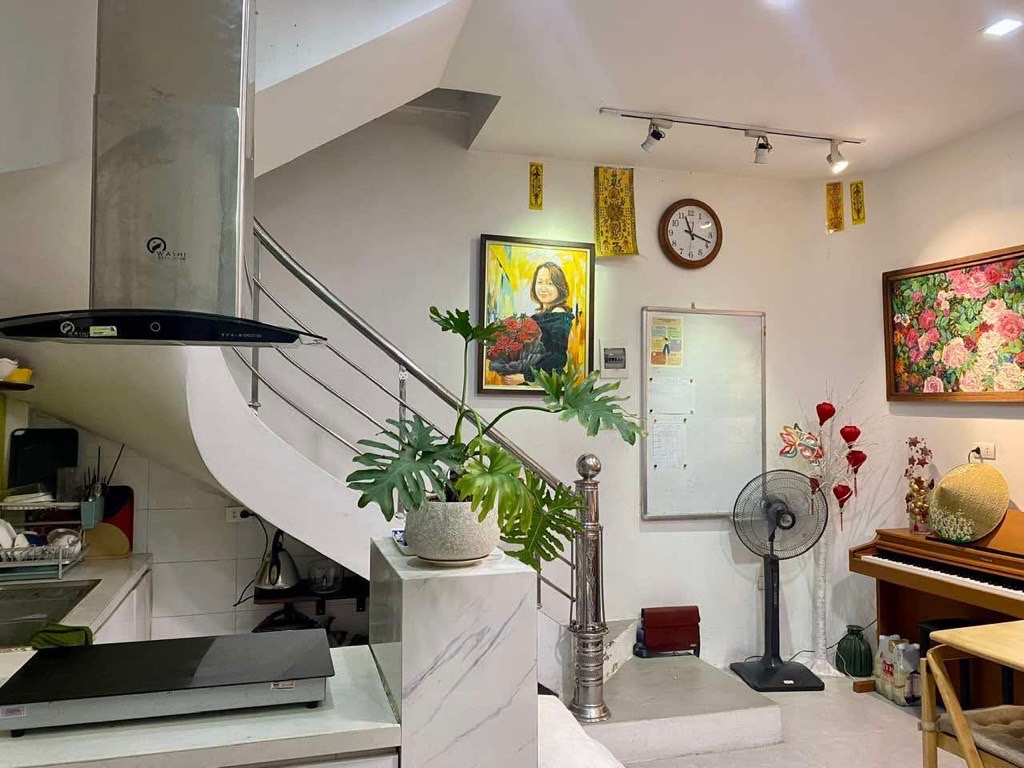 Bán nhà Đại La - diện tích 37.2m2 3 tầng - Ngõ thông, thoáng - giá 8,5 tỷ