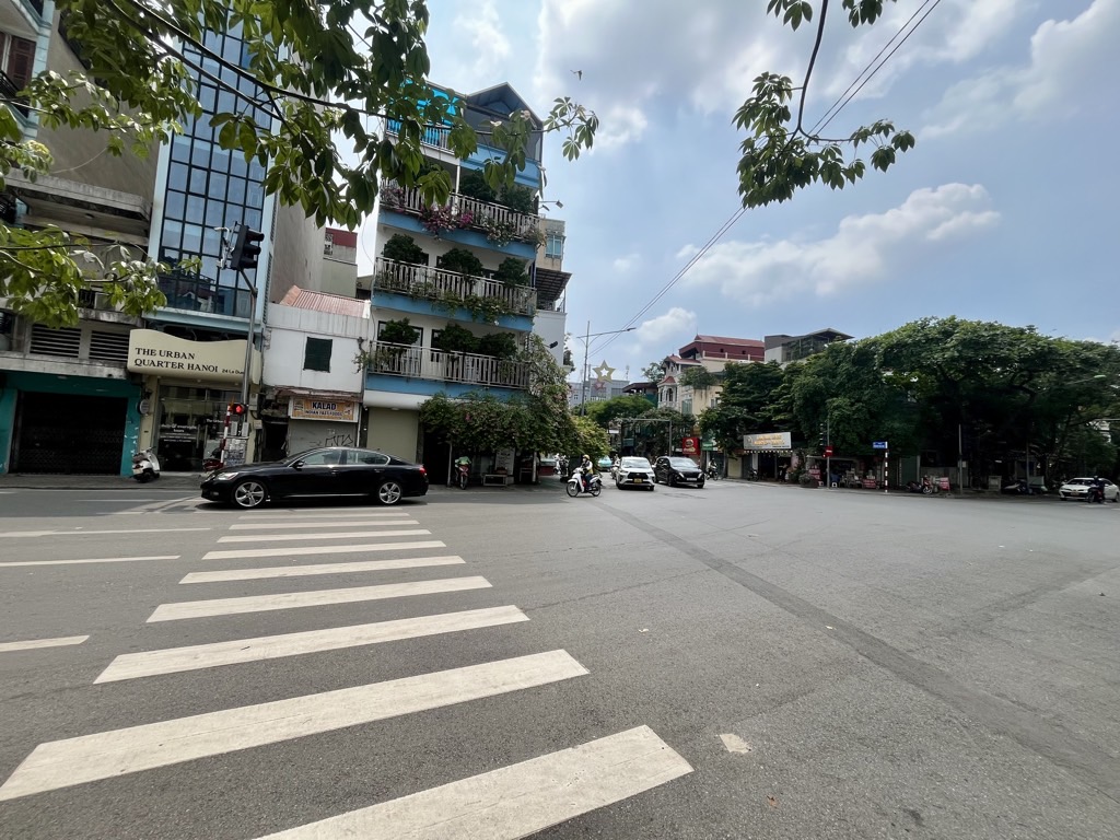 Bán nhà Lê Duẩn - diện tích 43m2 1 tầng - Cực đẹp gần Văn Miếu - giá 20 tỷ