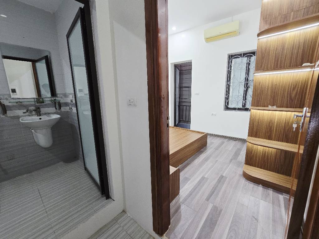 Bán nhà Bạch Mai - Tạ Quang Bửu - Phố Huế  5 tầng - full nội thất - giá nhỉnh 5,3 tỷ