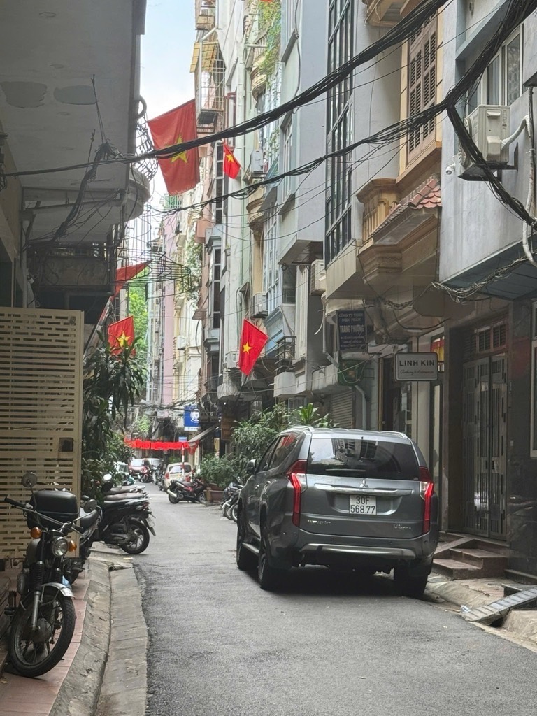 Bán nhà Nguyễn Chí Thanh - diện tích 39m2 5 tầng - ô tô tránh - giá 19,5 tỷ