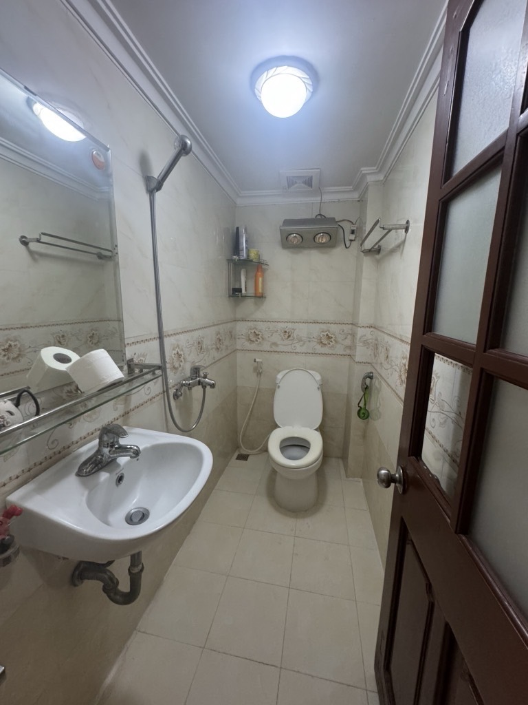 Bán nhà Nguyễn Chí Thanh - diện tích 39m2 5 tầng - ô tô tránh - giá 19,5 tỷ