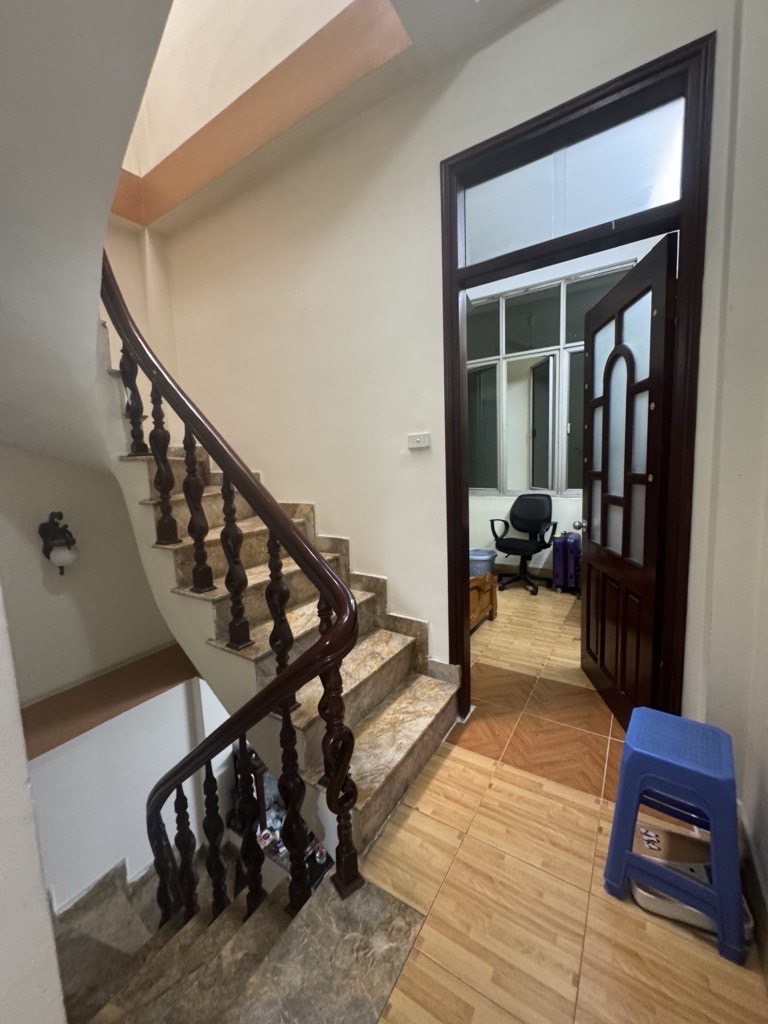 Bán nhà Nguyễn Chí Thanh - diện tích 39m2 5 tầng - ô tô tránh - giá 19,5 tỷ