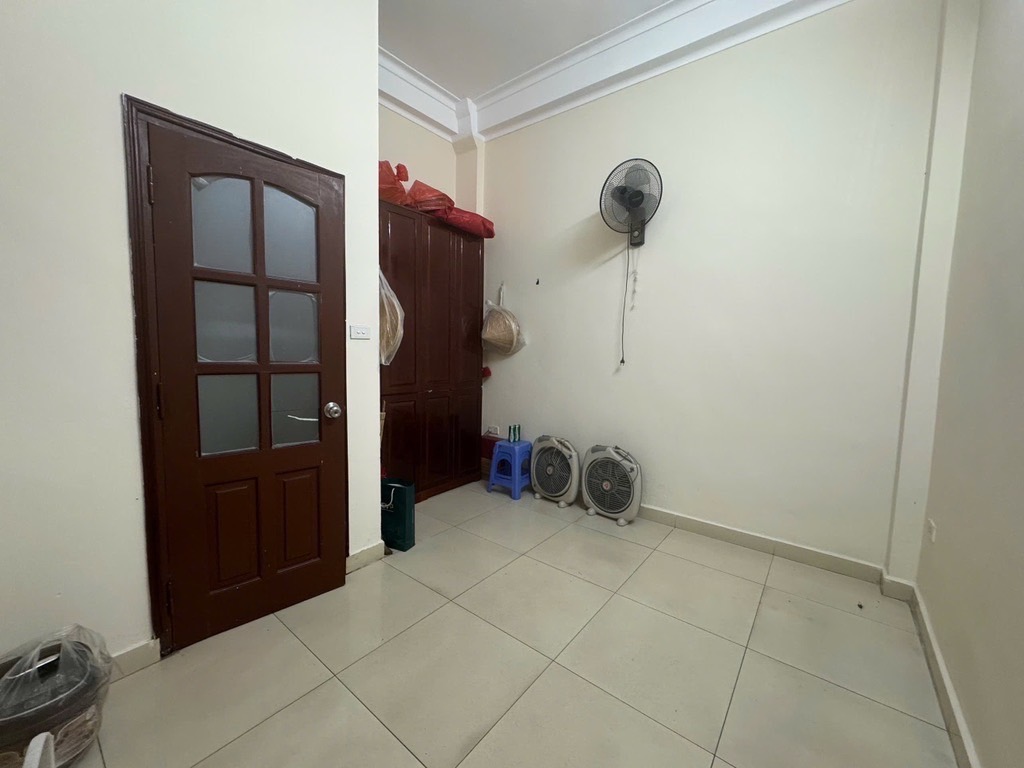 Bán nhà Nguyễn Chí Thanh - diện tích 39m2 5 tầng - ô tô tránh - giá 19,5 tỷ