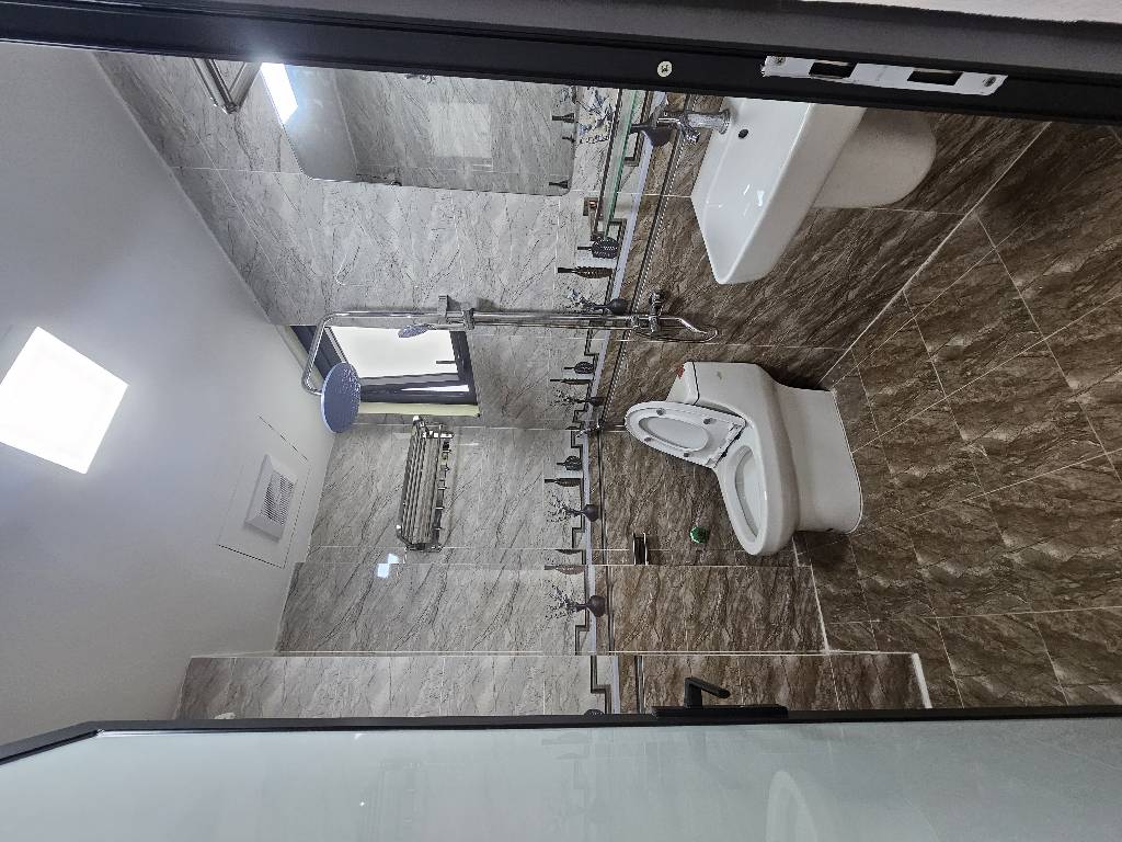 Bán nhà Trương Định - diện tích 39m2 6 tầng - Lô góc, 2 thoáng, thang máy - giá 10 tỷ