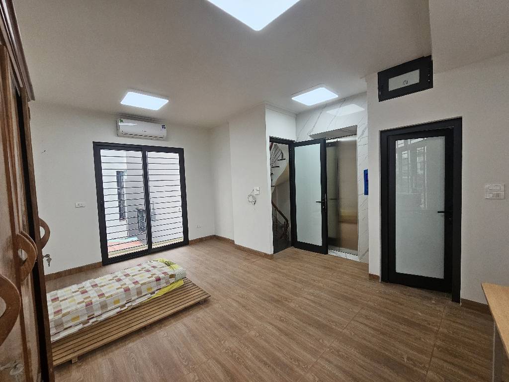 Bán nhà Trương Định - diện tích 39m2 6 tầng - Lô góc, 2 thoáng, thang máy - giá 10 tỷ