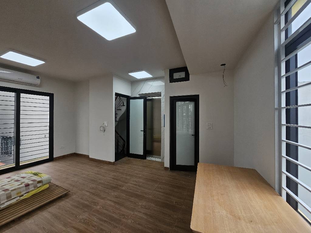 Bán nhà Trương Định - diện tích 39m2 6 tầng - Lô góc, 2 thoáng, thang máy - giá 10 tỷ