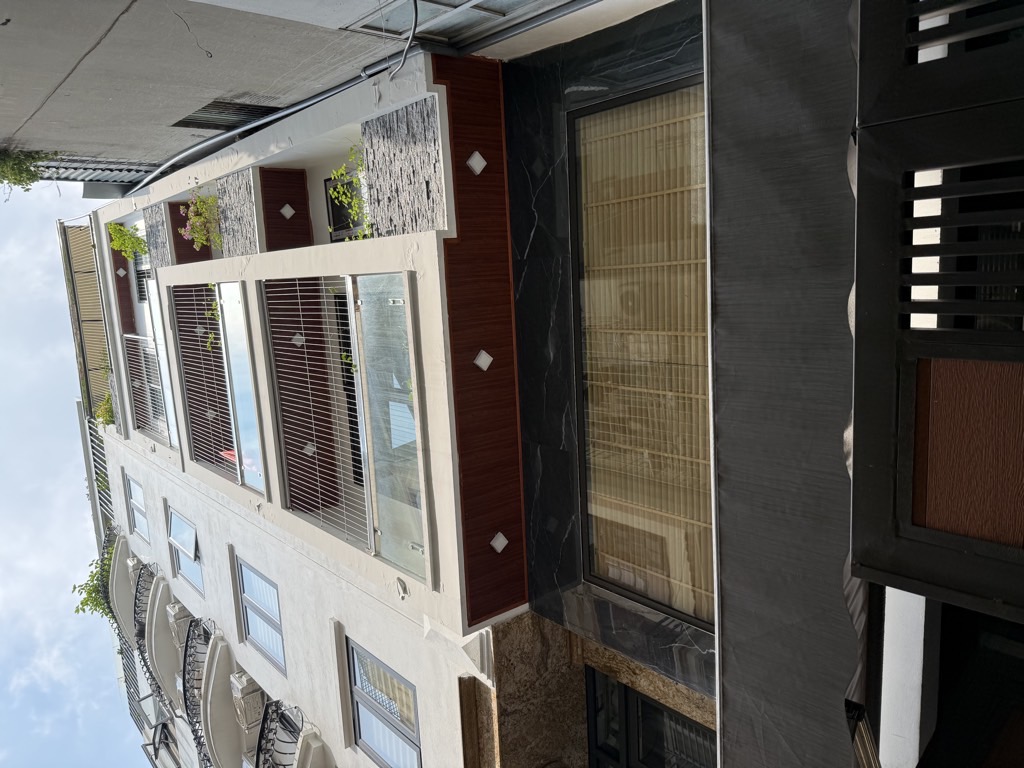 Bán nhà Định Công - diện tích 52m2 6 tầng - Ô TÔ ĐỖ CỬA - giá 15,5 tỷ