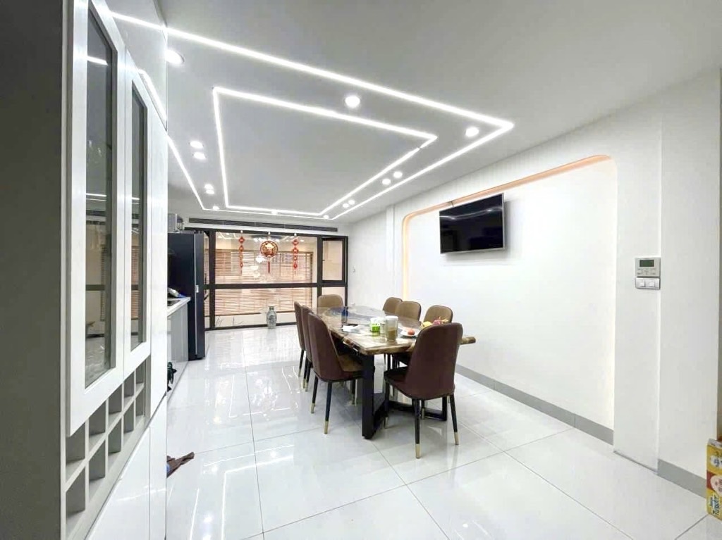 Bán nhà Định Công - diện tích 52m2 6 tầng - Ô TÔ ĐỖ CỬA - giá 15,5 tỷ