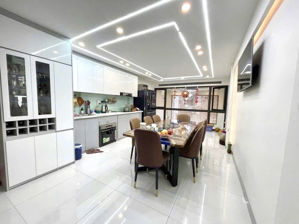 Bán nhà Định Công - diện tích 52m2 6 tầng - Ô TÔ ĐỖ CỬA - giá 15,5 tỷ